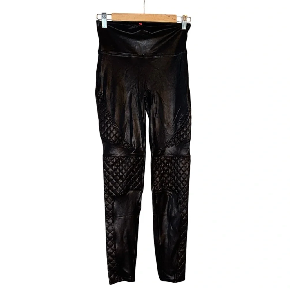 SPANX High-Rise Faux Leather Quilted Leggings in Very Black Size Medium